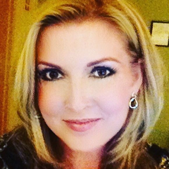 Meet your Posher, Michelle - Picture 2 of 2